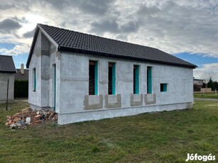 ÚJ ÉPÍTÉSŰ SIÓFOK-FOKIHEGYI CSALÁDI HÁZ