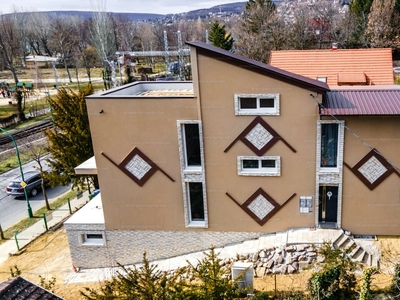 Eladó családi ház - Balatonalmádi, Városközpont