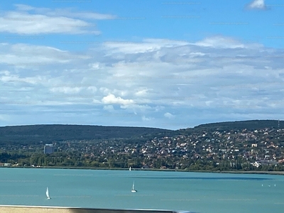 Eladó családi ház - Balatonfűzfő, Mámatető