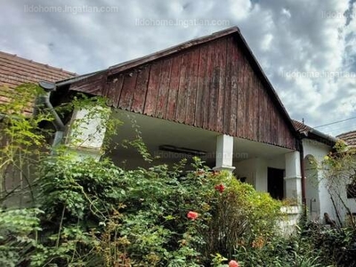 Eladó családi ház - Balatonszárszó, Somogy megye