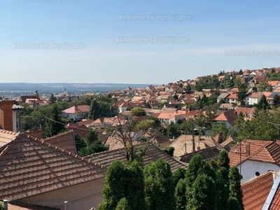 Eladó tégla lakás - Pécs, Havihegy