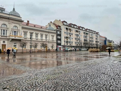 Eladó tégla lakás - Szolnok, Kossuth tér