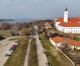 Eladó felújított lakás - Vác