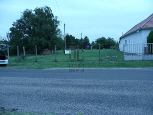 Eladó telek - Balatonfenyves