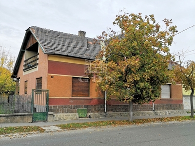 Eladó felújítandó ház - Budapest XXI. kerület