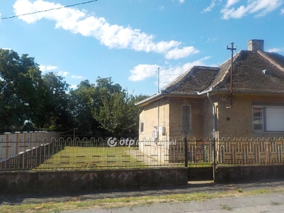 Eladó felújítandó ház - Kaposvár