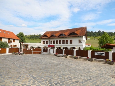 Eladó hotel Szinpetri, Dózsa György utca