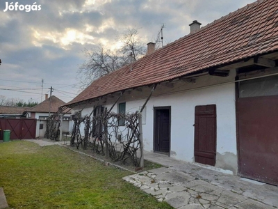 Kiskunhalas, Felsővárosban 80 nm-es családi ház eladó