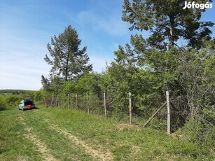 Kisecseten panorámás telek