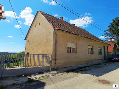 Eladó családi ház - Csikóstőttős, Szabadság utca 33.