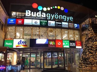 Budagyöngye bevásárlóközpontban nagy üzlethelyiség eladó!