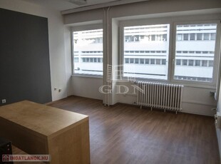 Kiadó iroda/üzlethelyiség Budapest XI. ker 117 Euro