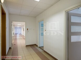 Kiadó iroda/üzlethelyiség Budapest XIII. ker 4 989 Euro