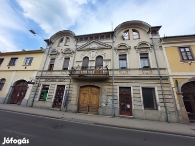 Eladó Egerben a Széchenyi István utcában egy tehermentes lakás!