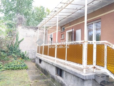 Eladó Ház, Budapest 18. kerület - Szemeretelepen, Lőrinc Center közelében, több lakrészessé is alakítható, jól megépített családi ház