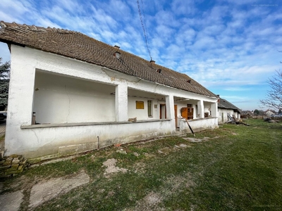 Komárom, ingatlan, ház, 70 m2, 28.000.000 Ft