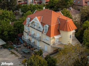 Balatonfüreden remek lokációval apartmanház eladó