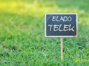 Eladó telek Monor