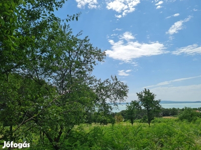 Balatonszepezd külterületén panorámás telek eladó