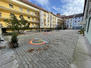 Eladó téglalakásKecskemét, Tetőtér