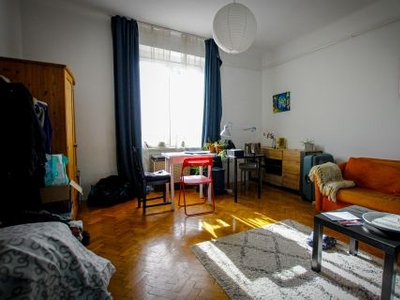 Eladó Lakás, Budapest 13 kerület Csendes zöld környezetű örök napfényes tégla lakás a Szekszárdi utcában