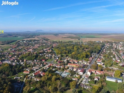 Balaton közelében Lengyeltótiban épitési telkek eladóak