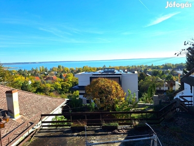 B.almádi Öreghegyen panorámás ingatlan eladó