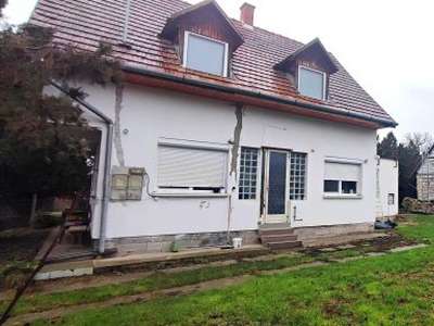 Eladó családi házBaracska, Széchenyi István utca