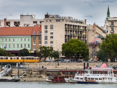 Eladó téglalakás Budapest, V. kerület, 1. emelet