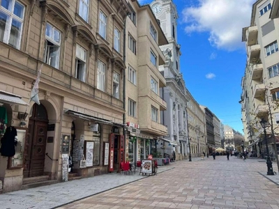 Eladó téglalakás Budapest, V. kerület, Belváros, Váci utca, 2. emelet