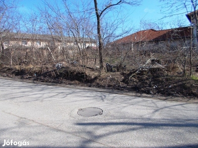 Szigetszentmiklós, Boglya utcáról nyíló, 860 m2-es, telek