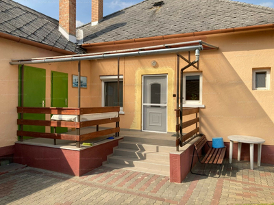 Eladó családi ház - Bábolna, Móra Ferenc utca