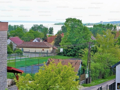 Eladó családi ház - Balatonfűzfő, Fűzfőfürdő