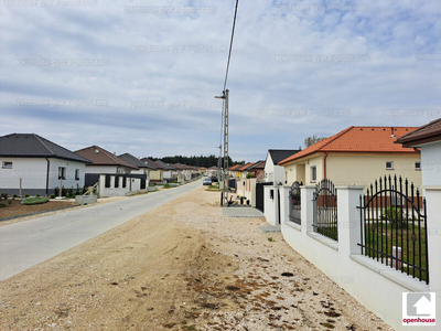 Eladó családi ház - Győrszemere, Győr-Moson-Sopron megye