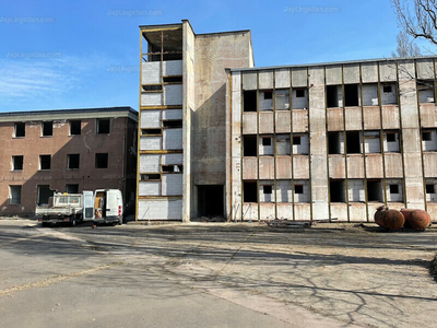 Eladó kereskedelmi, szolgáltató terület - Dunaújváros, Dunai Vasmű