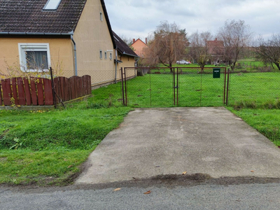 Eladó lakóövezeti telek - Szőlősgyörök, Köztársaság utca 4/a