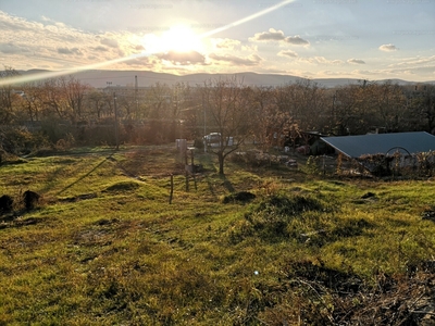 Eladó lakóövezeti telek - Vác, Deákvár