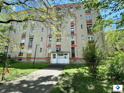 Eladó panel lakás - Pécs, Stadion utca