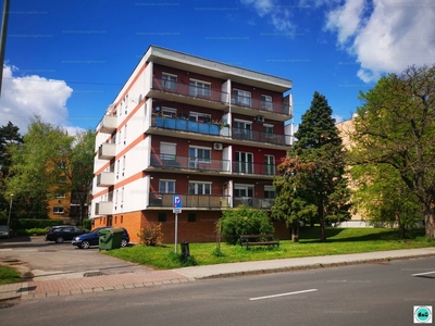 Eladó tégla lakás - Keszthely, Belváros