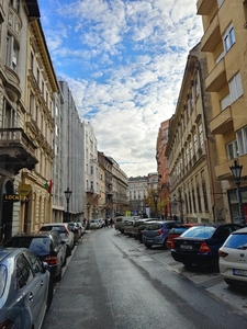 Eladó tégla lakás - V. kerület, Semmelweis utca