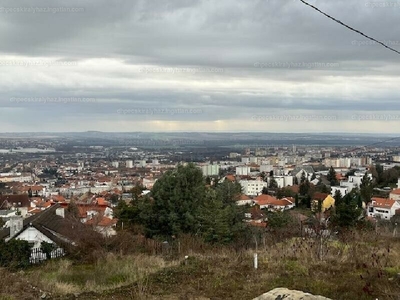 Eladó üdülőövezeti telek - Pécs, Mikszáth Kálmán utca