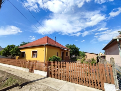 Sárbogárdi családi ház - Sárbogárd, Fejér - Ház