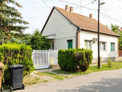 Eladó családi ház - Szeged, Petőfitelep