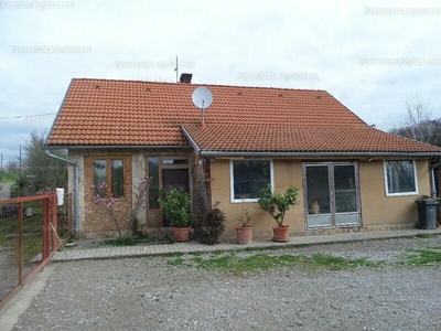 Eladó családi ház - Szigetvár, Radnóti Miklós utca