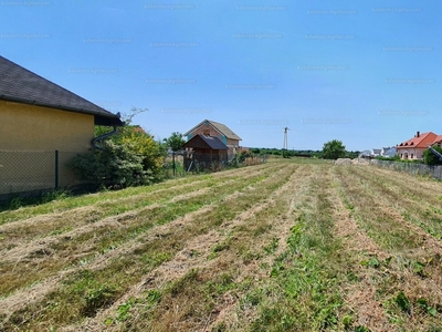 Eladó lakóövezeti telek - Balatongyörök, Központ