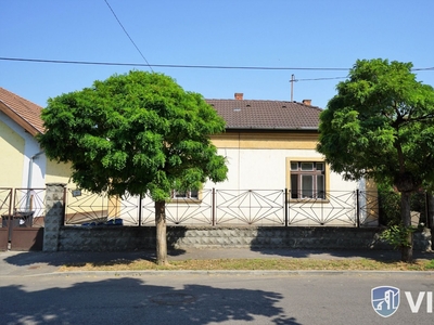 Három szobás családi ház Győrben, sok lehetőséggel! - Győr, Győr-Moson-Sopron - Ház