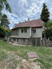 Eladó Ház, Pest megye Budakalász Budakalász kedvelt részén kertes családi ház, panel lakás áráért