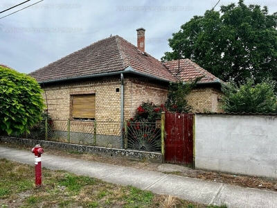 Eladó családi ház - Jászfényszaru, Jász-Nagykun-Szolnok megye