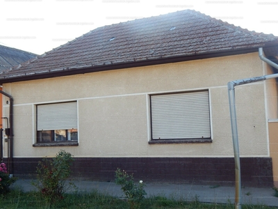 Eladó családi ház - Szarvas, Bacsó Béla utca