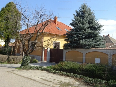 Eladó családi ház - Szeged, Tápé